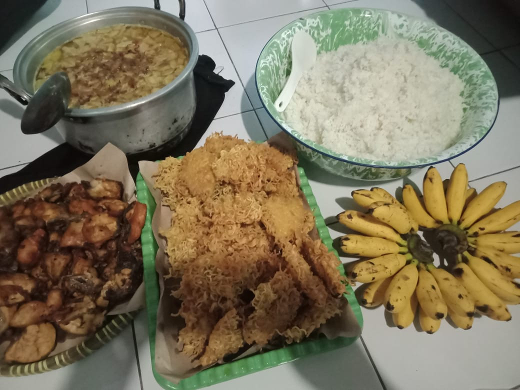 DASHAT (Dapur Sehat Atasi Stunting) berupa pemberian  PMT kpd balita di Posyandu Melon, padukuhan Jontro